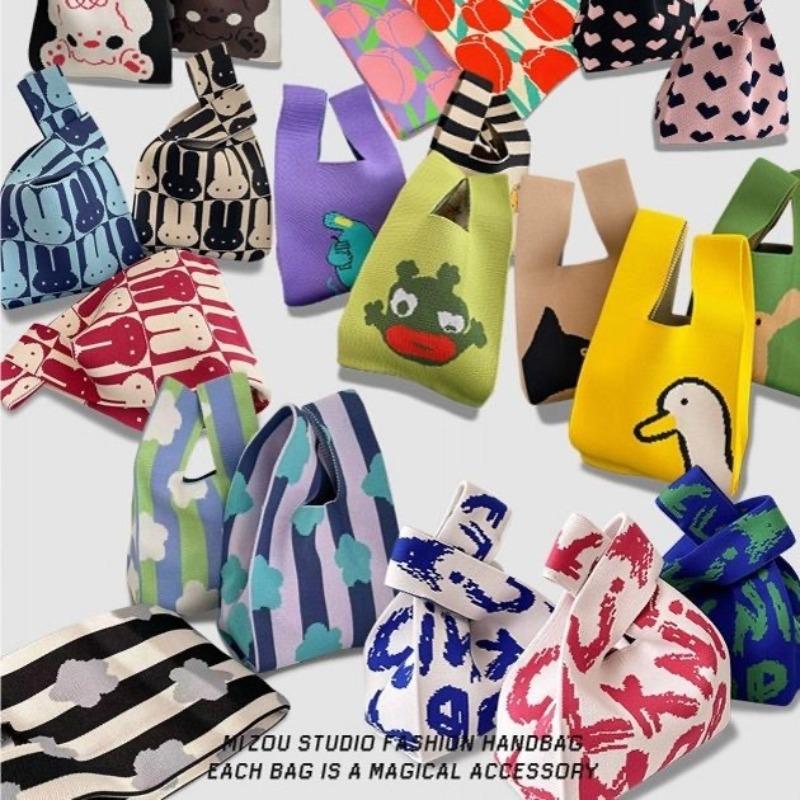Gift bag birthday gift bag handbag handbag hand carry out panda handbag woven handbag knitting