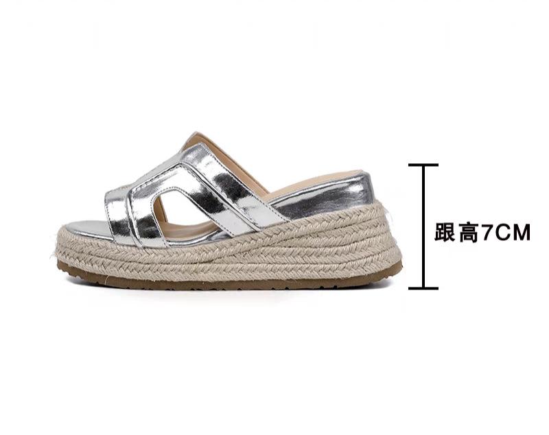 Luce Has the Same Style~ Thick-soled Wedge Sandals for Women. They Are Beautiful for Summer Wear. Open-toe Heightening and Cool Slippers.