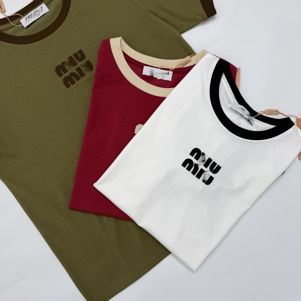 Miu Miu Damen Frühling/Sommer 2026 Klassisches Baumwoll-T-Shirt mit gesticktem Logo, Rundhalsausschnitt, Kurze Ärmel, Unifarben