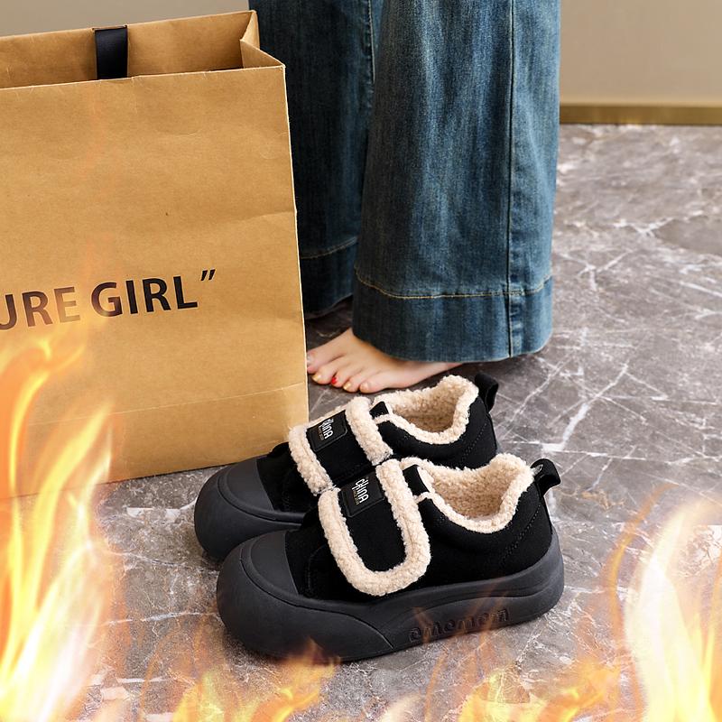 Winter 2026 New Velvet Genuine Leather Beanie Shoes Women Flat Large Size Women Casual Shoes Women Sneakers