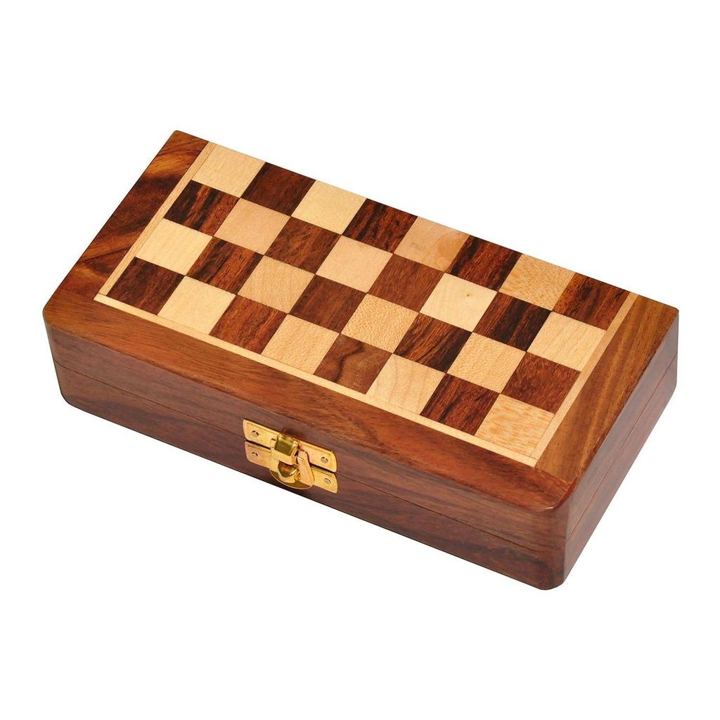 Sehr kleine Größe Holz Handgefertigt Faltbar Magnetisches Schachbrett Set mit Magnetischen Figuren und Zusätzlichen Damen für Kinder und Erwachsene