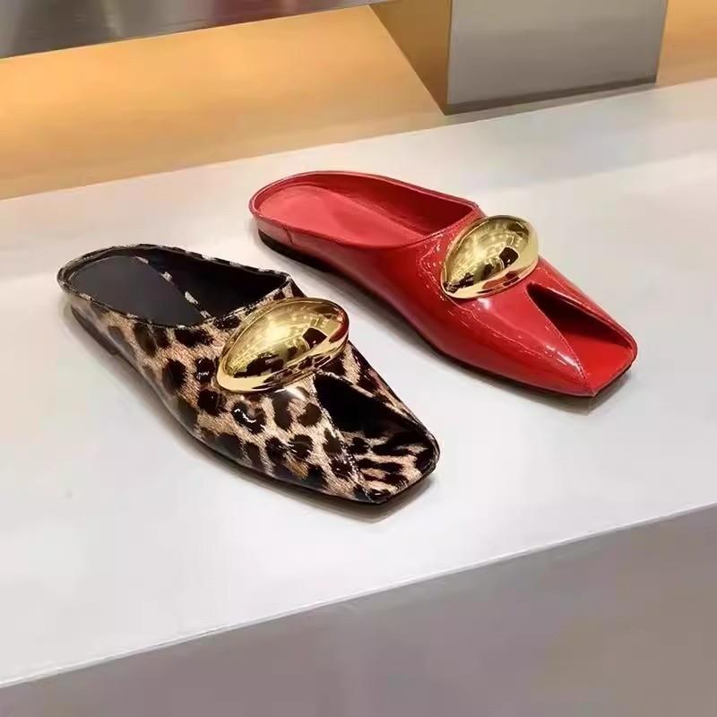 2025 New Elegant Temperament Metal Buckle Triangle Fish Mouth Slippers Fashion Flat Shoes Sandals Female