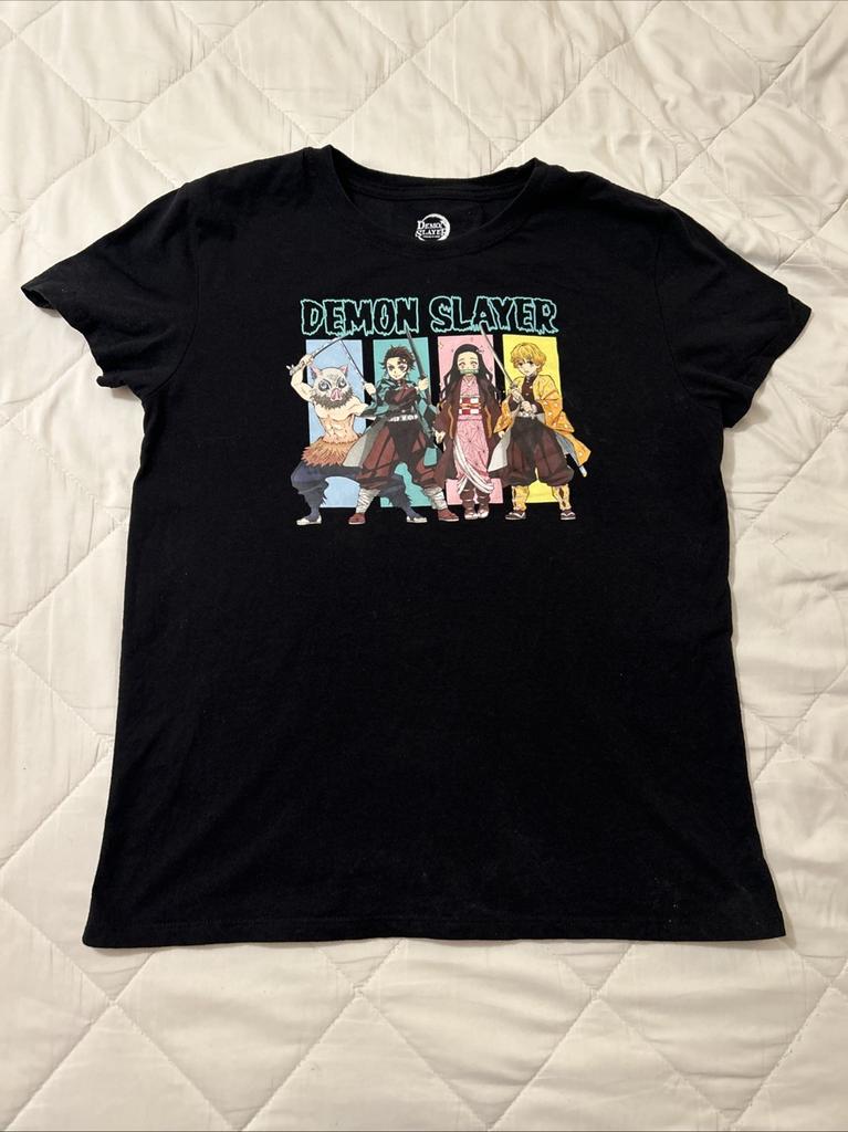 Demon Slayer Anime T-Shirt Womens Medium Japanese KIMETSU NO YAIBA GROUP PANEL
