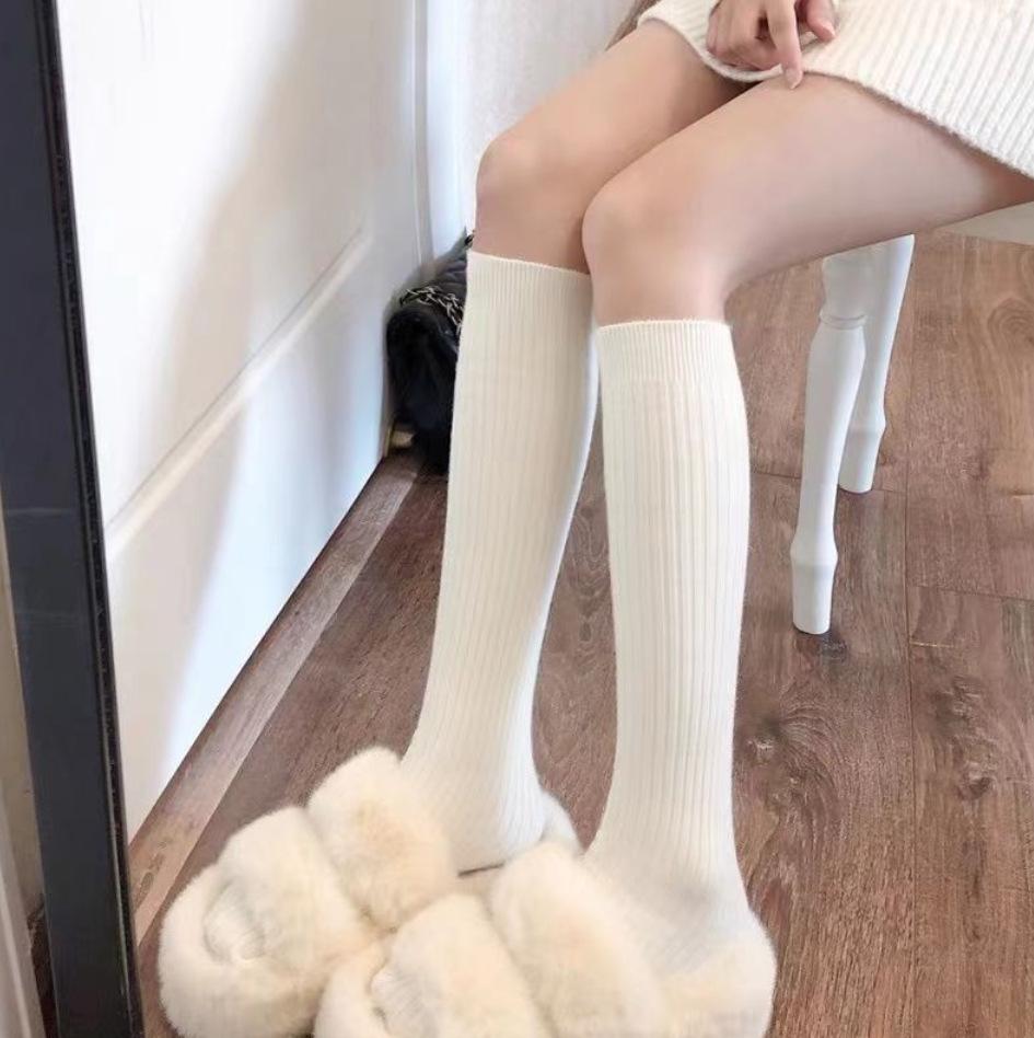 

Женские плотные черные гольфы выше колена в японскую полоску для осени/зимы One Size