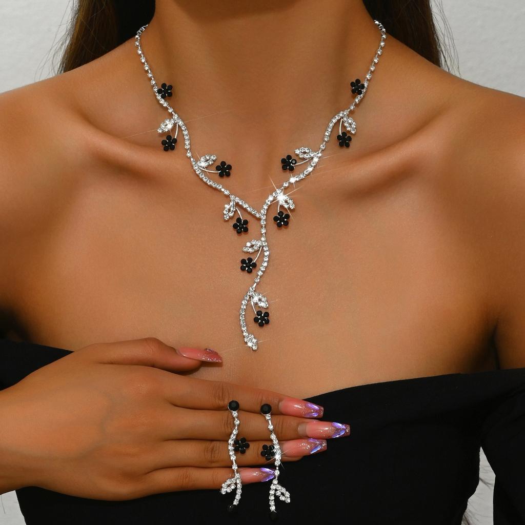 3pcs Sexy and Elegant Flower Pendant Women's Necklace Earring Set Niche Design Birthday Party Wedding Banquet Dress Accessories