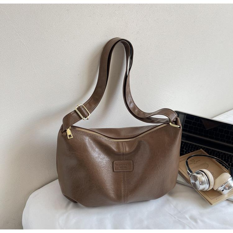 This year, the popular super-popular niche design bag 2025 new women's bag retro versatile messenger bag shoulder tote bag