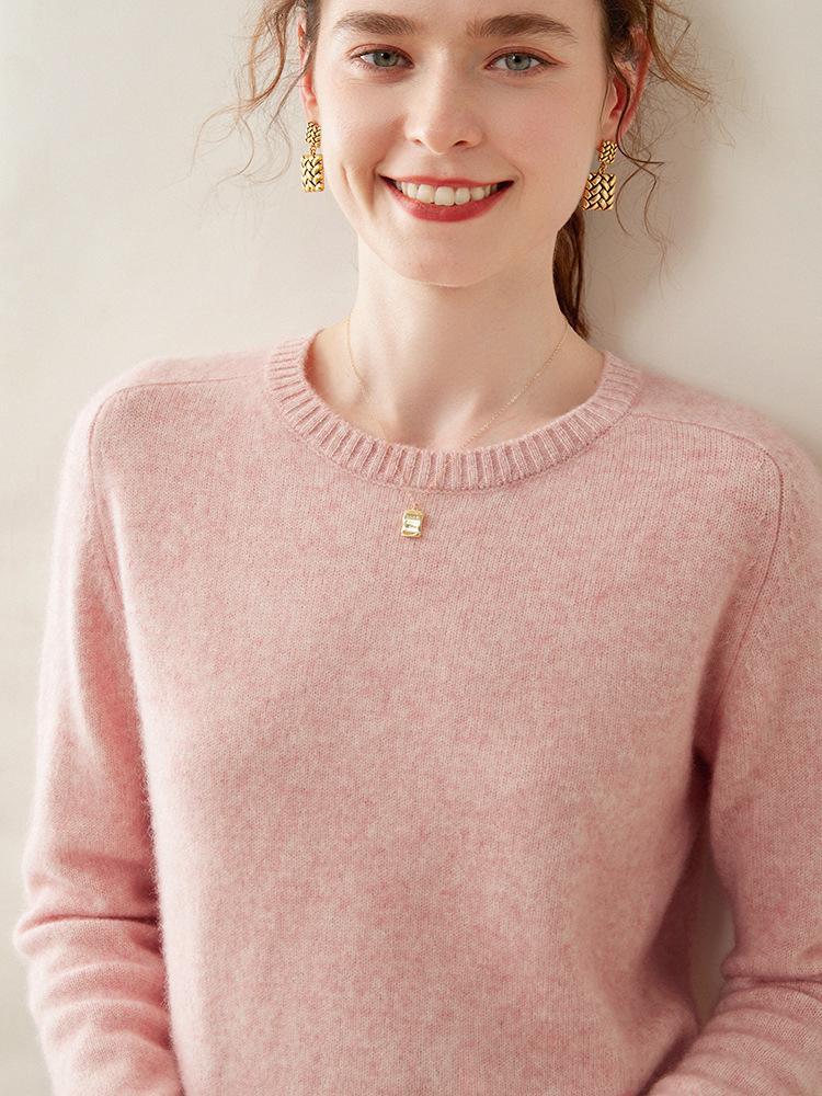 Women's Versatile Cashmere Pullover: Round Neck, Saddle Shoulder, Thick Knit, Loose Fit, Cozy Autumn/Winter Sweater