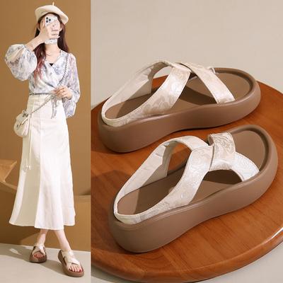 Cool Slippers Women's Summer Wear 2025 New Thick-soled Beach Sandals Fashion Pregnant Women's High Sense One-word Drag