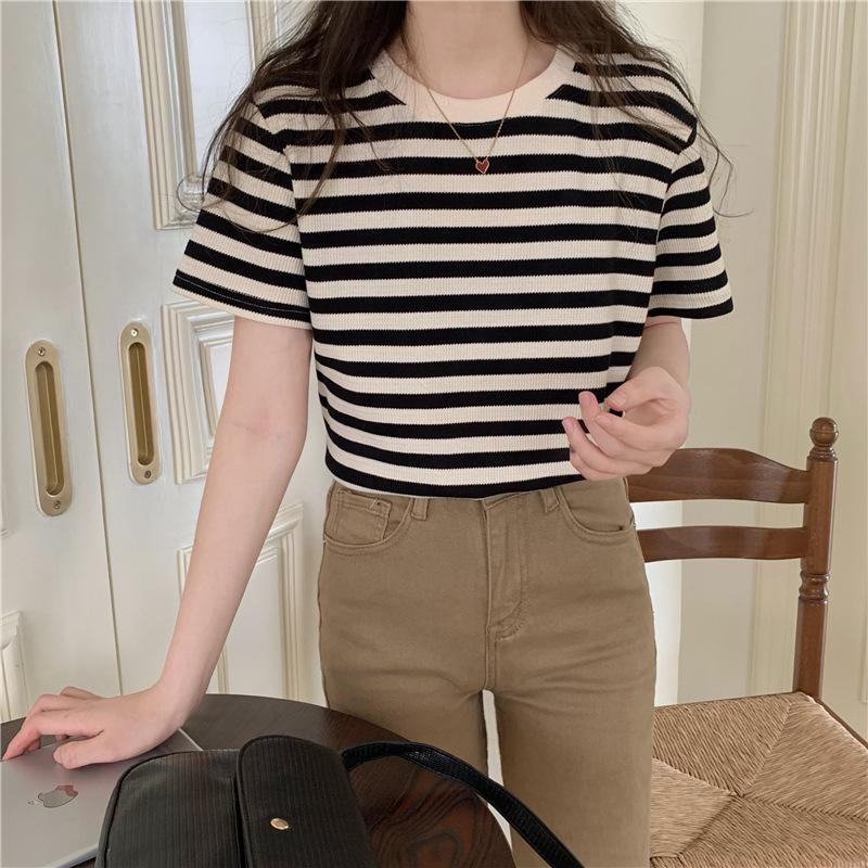 Round Neck Striped Short Sleeve Knit Sweater Women Summer T-shirt Design Sense Niche Loose Tops Casual Essential Comfort Style Slim Fit Pullovers Tees