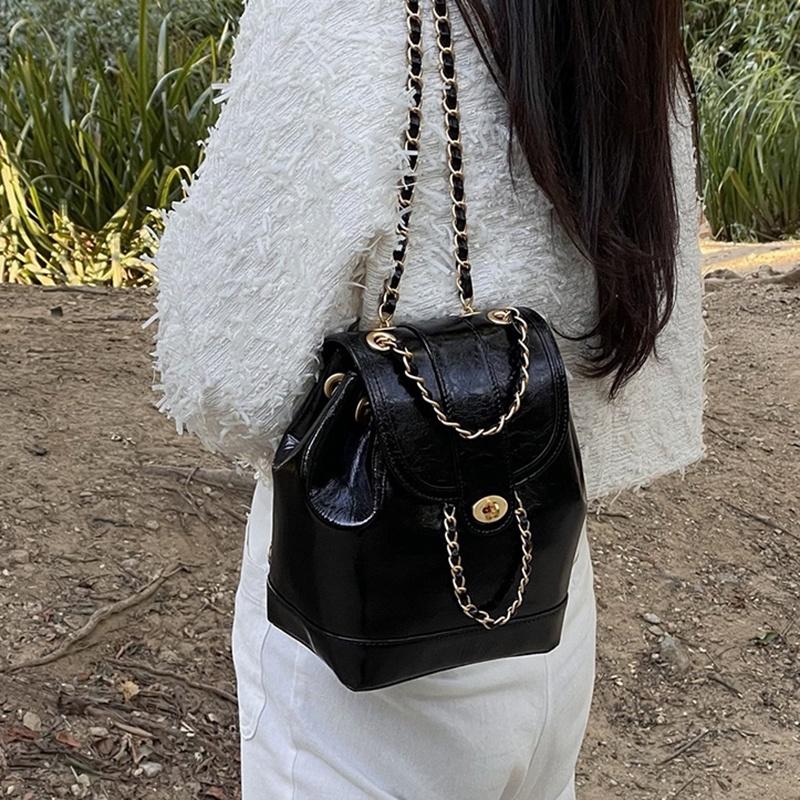 IELGY Корейский нишевый женский мини-рюкзак с цепочкой в ​​стиле ароматов чёрный — фото 4