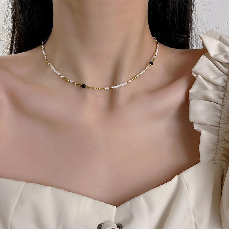 Dopamine Pearl Necklace: Retro Court Style Versatile Clavicle Chain for Women