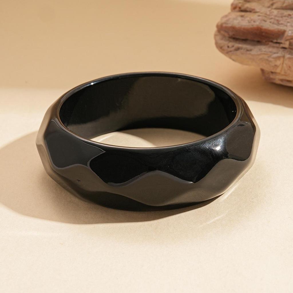 European & American Geometric Rivet Star Bracelet: Luxurious, Fashionable, Versatile, and Exaggerated Jewelry for Women.