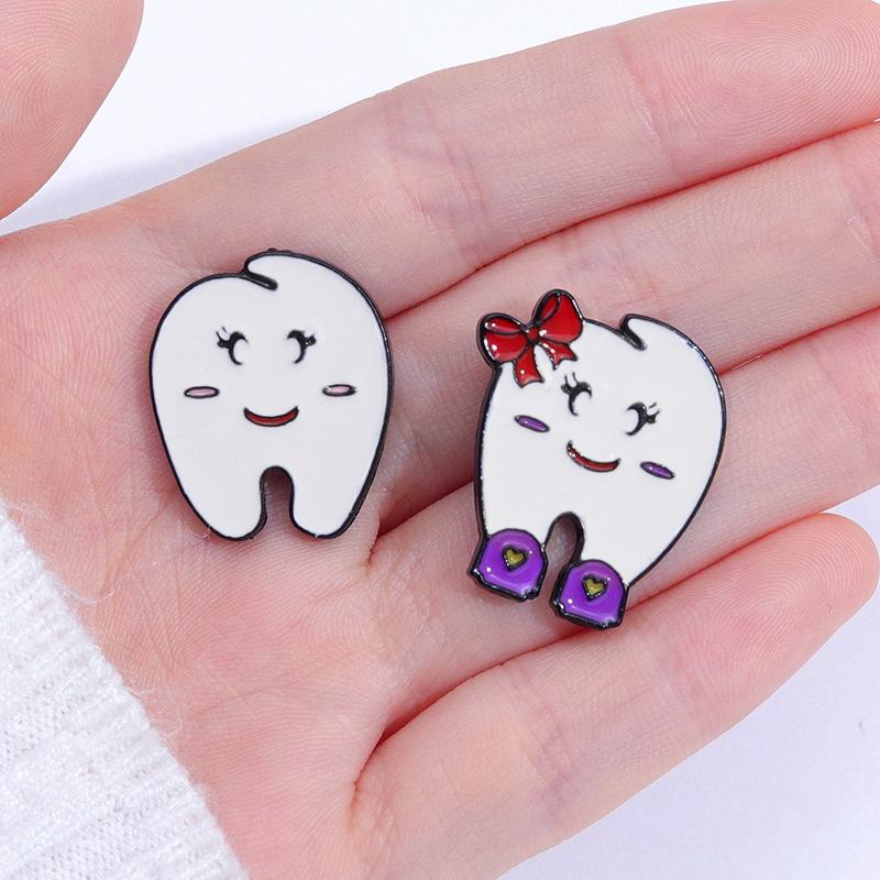 Cartoon Smiling Tooth Enamel Pins Custom Teeth Brooches Lapel Badges Funny Oral Health Jewelry Gift for Kids Friends