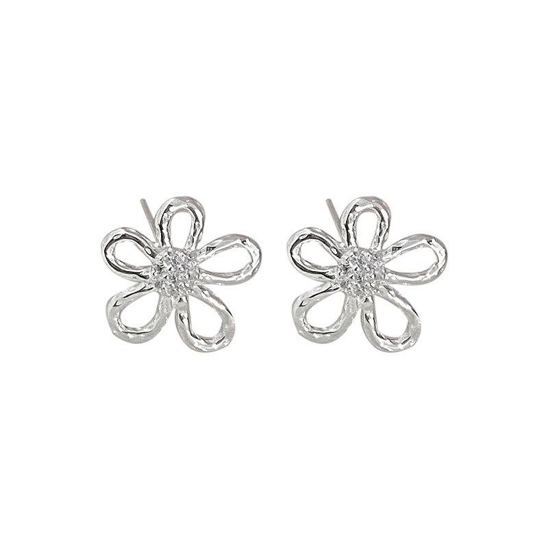 

Ожерелье с полым цветком, милый маленький свежий цветок, серьги, комбинированный комплект, аксессуары для женщин