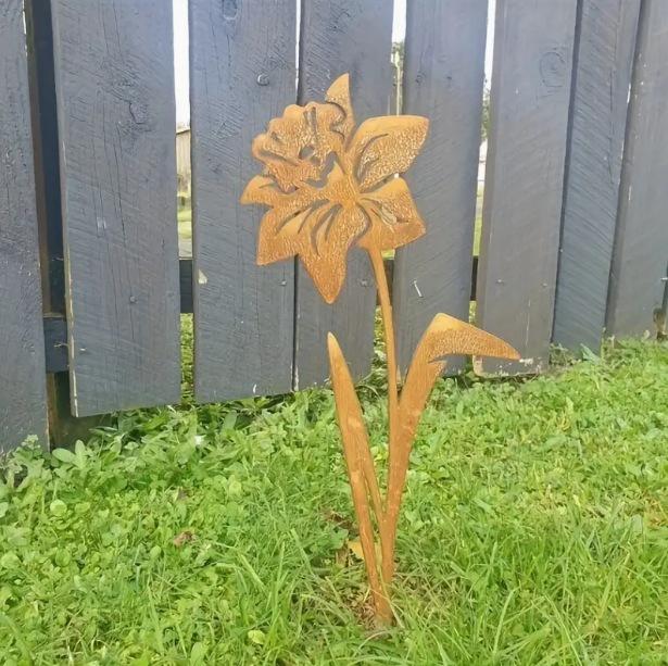 

Iris/Tulip/Daffodil Garden Stake - Vintage Metal Decoration Gift 17.5×38cm нарцисовий