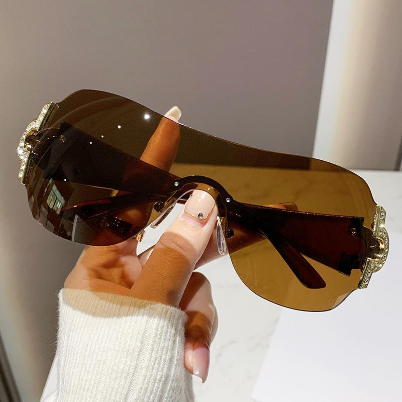 

Жіночі сонцезахисні окуляри з великою оправою Y2K Сонцезахисні окуляри з інкрустацією діамантами Вулична фотографія Для вулиці Декоративні окуляри Сонцезахисні окуляри для чоловіків коричневий