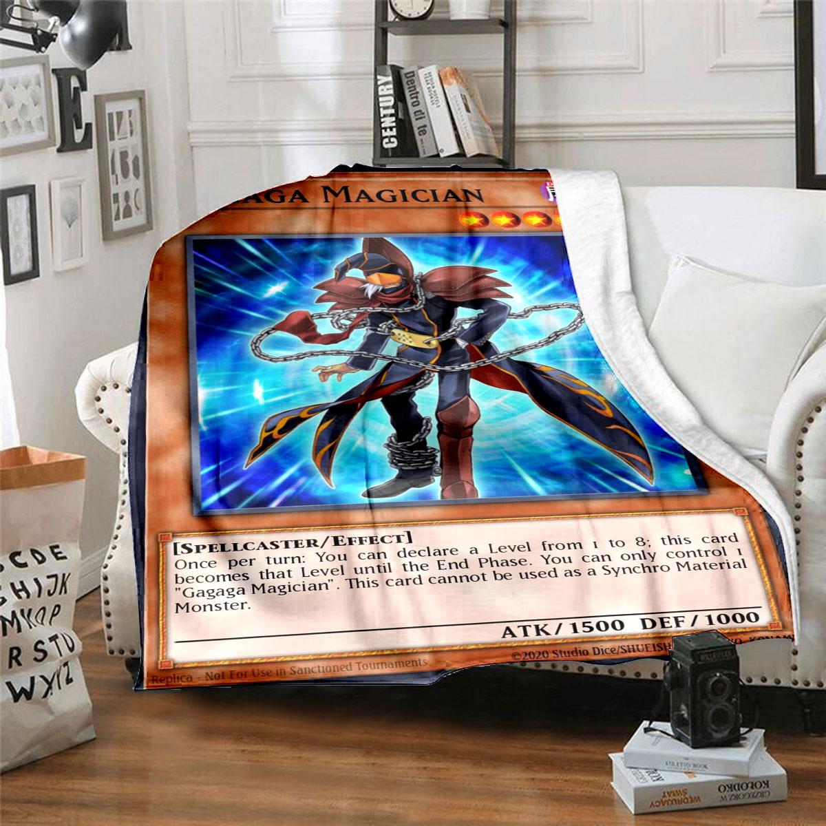 

Super soft blanket, featuring the pattern of Yu-Gi-Oh! cards. Warm and comfortable, it is an ideal gift for family and friends. 75x90cm