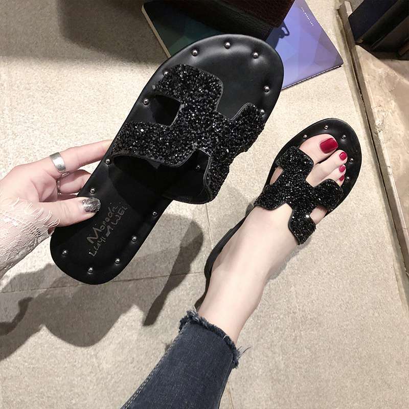 Korean Version 2025 Summer New Fashion Outer Slippers Women's Rhinestone Hong Kong Style Flat Bottom One-word Drag Beach Sandals Women
