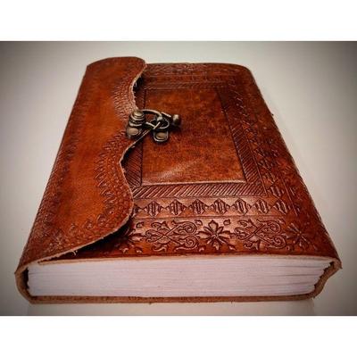 Geprägtes, handgemachtes, in Vintage-Leder gebundenes, braunes Notizbuch mit Verschluss - Handgemachtes Buch der Schatten - Unisex-Schreibtagebuch - Nachfüllbares Tagebuch