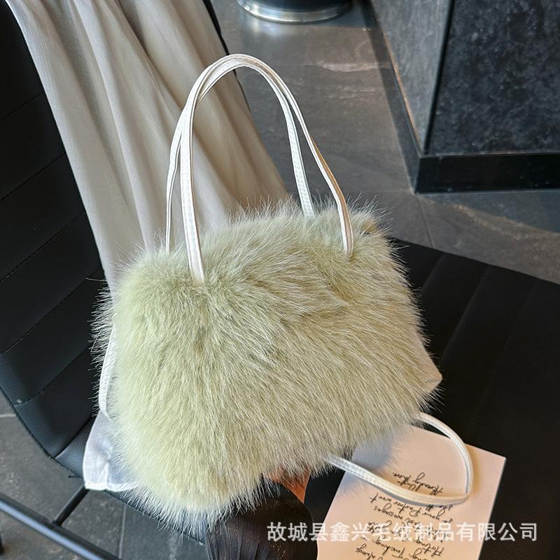 Autumn and Winter New Storage Portable Plush Bag High-end Texture Fashionable Fluffy Versatile Bag Messenger Fluff