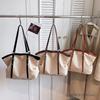 Large Capacity Tote Bag Fashionable Urban Minimalist Style Underarm Single Shoulder Bag for Commuting Bag Casual Shoulder Bag