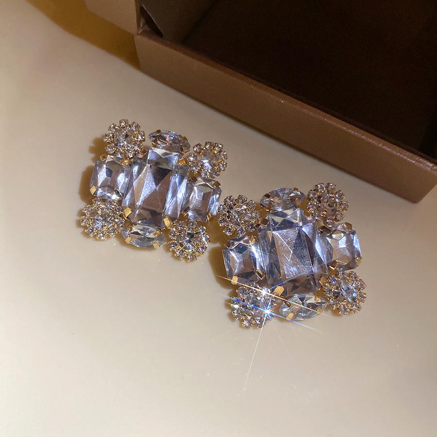 Diamond-encrusted square simple and fashionable ear clips personalized design sense fashionable and exquisite earrings light luxury high-end earrings