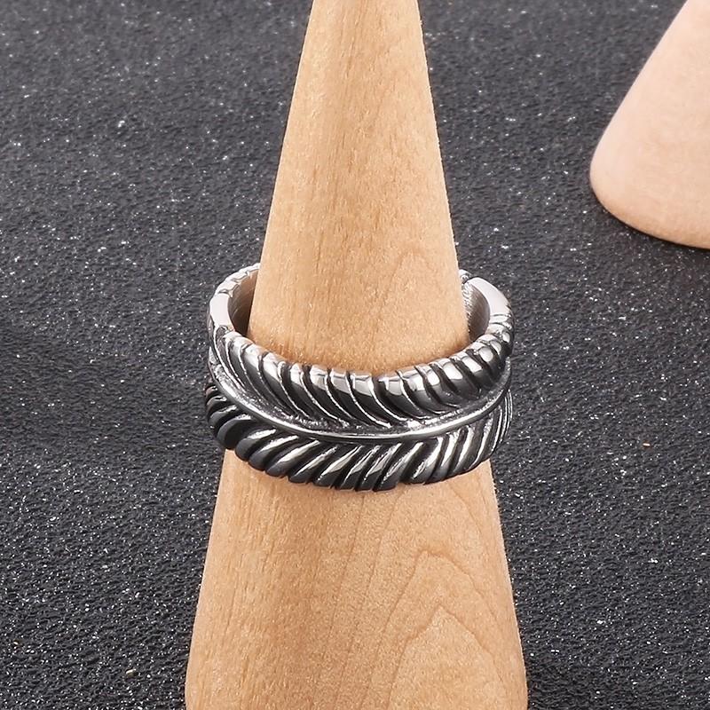 

Hip Hop Personality Stainless Steel Feather Ring for Men Women 10MM Color Gold Round Finger Rings Trendy Jewelry Male Charm Gift 6