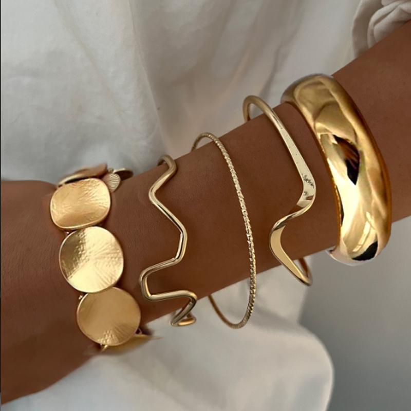 

Vintage Boho Exaggerated Luxury Heart Geometric Design Wide Metal Silver Bangle Bracelet Set For Women Daily Wear Jewelry Gifts