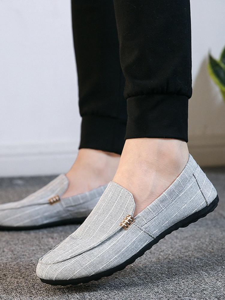 

Модные мужские мокасины весна-лето мужская обувь повседневная обувь легкая парусиновая молодежная обувь мужская дышащая модная обувь на плоской подошве 2024 46