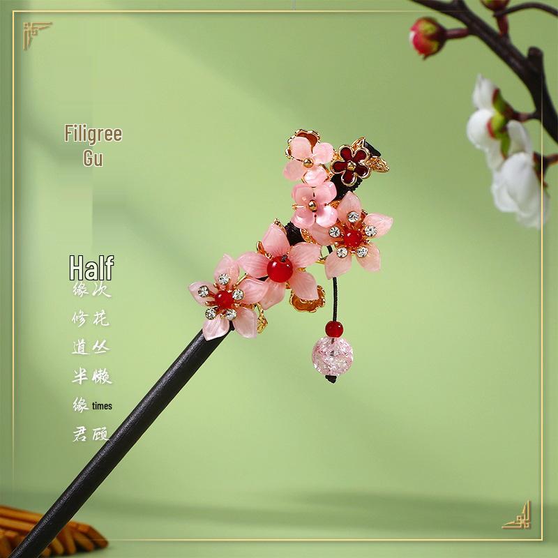 Vintage-Style Ebony Imitation Hairpin with Tassels and Wooden Step-Shaking Design for Hanfu and Ancient Costume Accessories