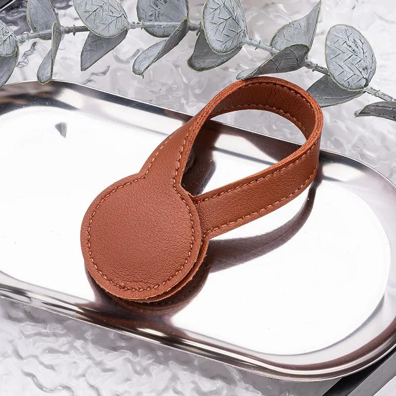 Multi-Purpose Pu Leather Magnetic Hat Clip Strong Magnetic Round Organizer Clip Travel Bag Charms Luggage Accessories