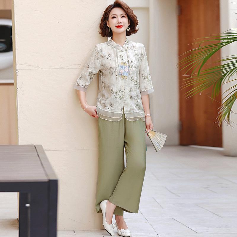 

Stylish Chinese-Style Summer Outfit: Short-Sleeve Two-Piece Set for Middle-Aged and Elderly Women 4XL (135-150 jin) зелёный