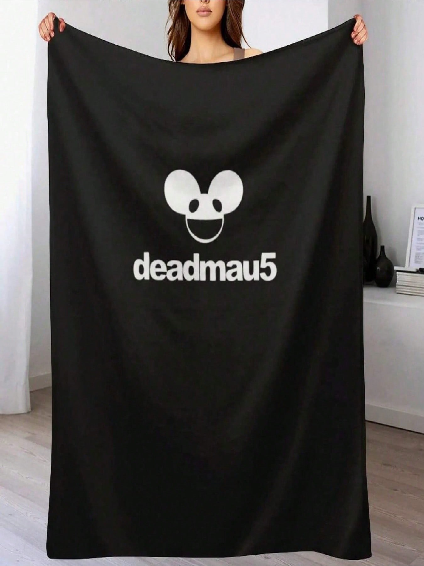 BEST SELLING - Deadmau5 Logo Essential T-Shirt Throw Blanket Vintage Warm Winter Sofa Quilt Thermal Blankets S разноцветный