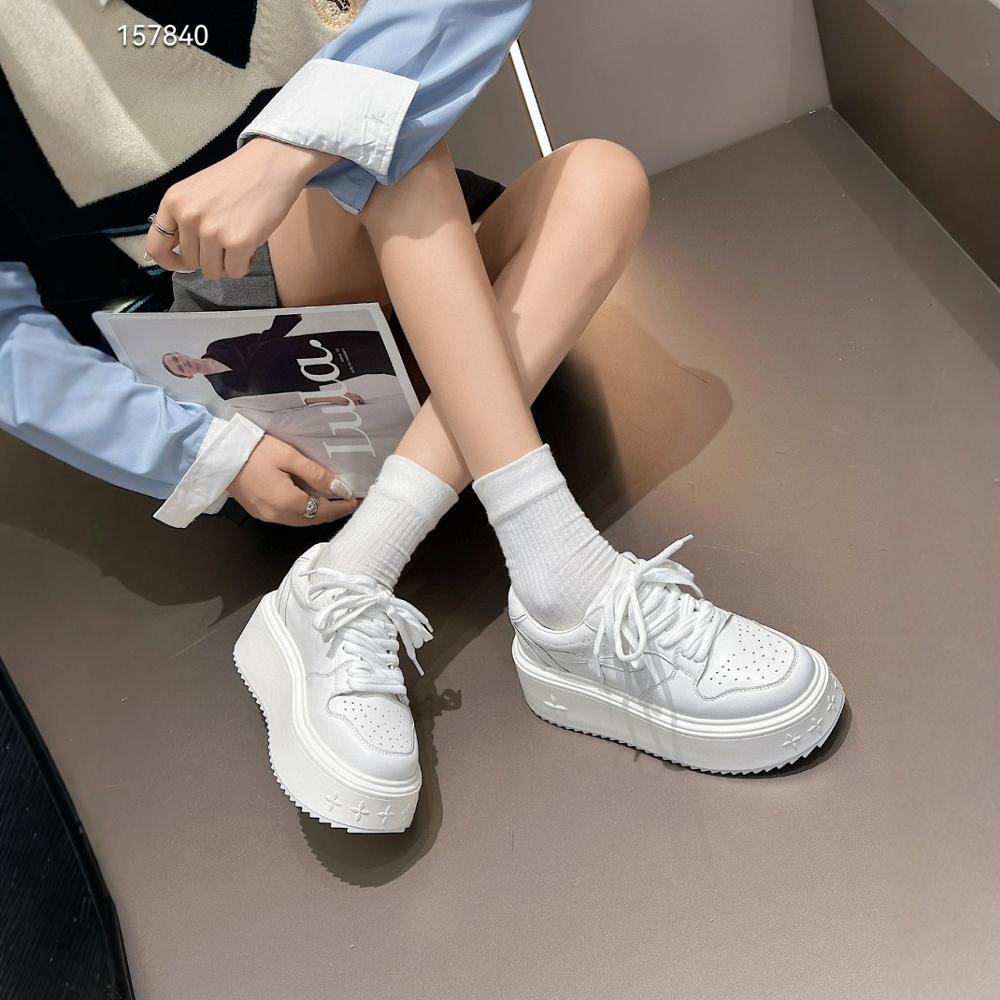 Entity Replenishment Single King~ Leather Round Head Thick Sole White Shoes for Women 2025 Spring Four-leaf Clover Height Increase Casual Board Shoe