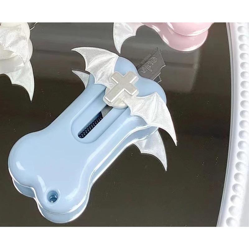 

1 шт., милый Y2K стиль, нож для коробок, Kawaii, корейский универсальный нож с крыльями, портативный мини-творческий милый резак для бумаги, студенческие принадлежности