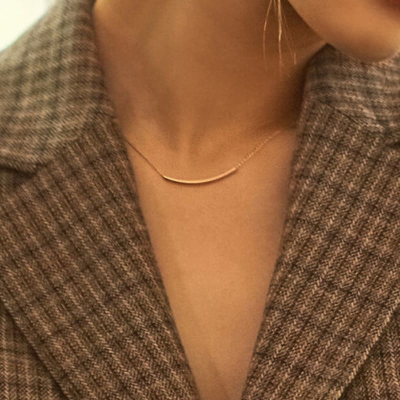 LUNNE 14k Gold Simple Curved Bar Necklace (Gold Filled) #GFN05