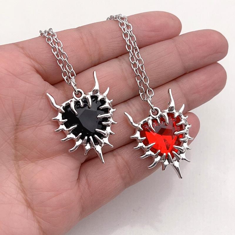 Gothic Heart Thorns Pendant Necklace For Women Men Hip-Hop Personality Trendy Charm Grunge Punk Jewelry Y2K Accessories