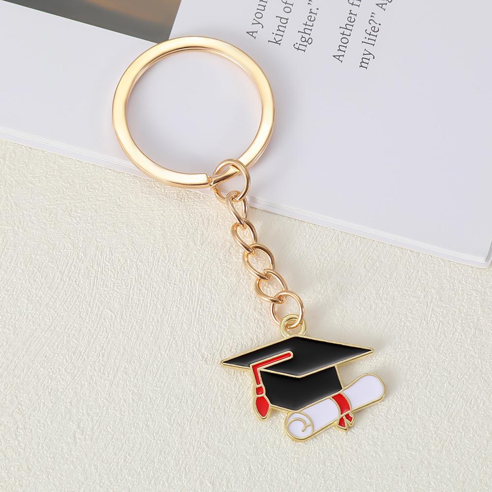 Bachelor Graduation Cap Keychain: Motivational Pendant for Further Study