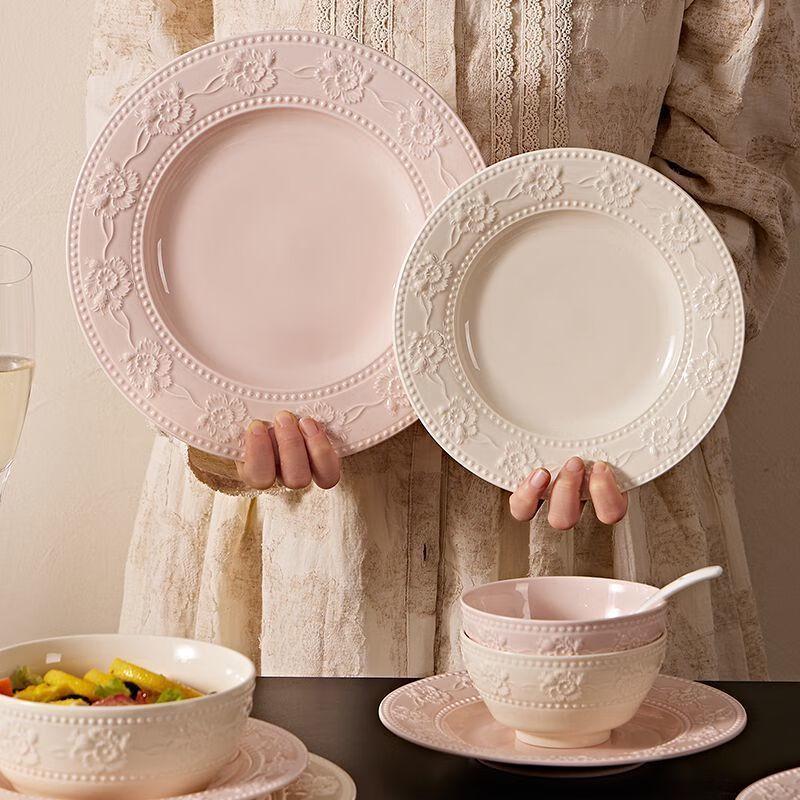 Haoya Underglaze Embossed Strawberry Noodle Bowl Set