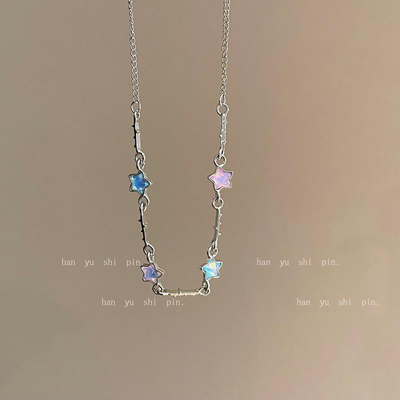 

Colorful Star Necklace for Women: Summer Dopamine Style, Versatile Clavicle Chain Choker