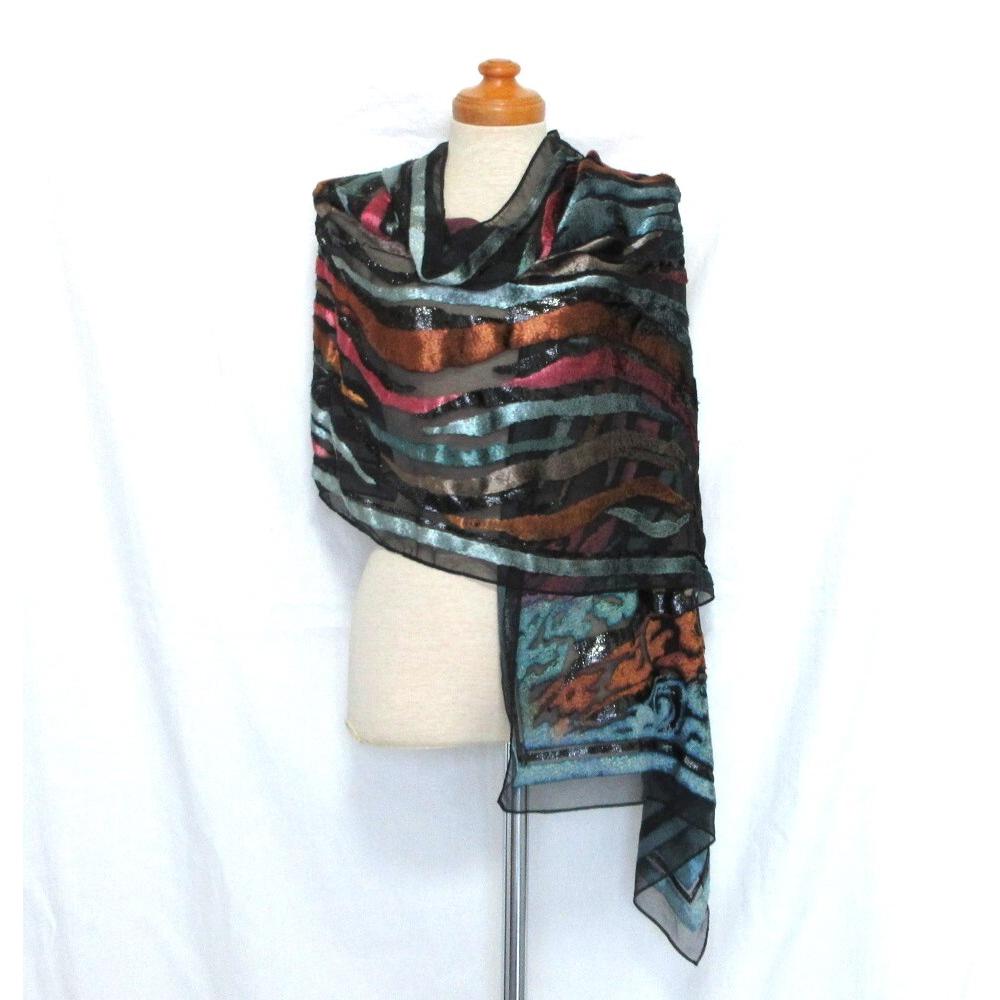 Used Beautiful condition, free shipping, WAKO, black, flocky print pattern, silk blend, large scarf (Made in France, black, silk, gorgeous, ceremony,