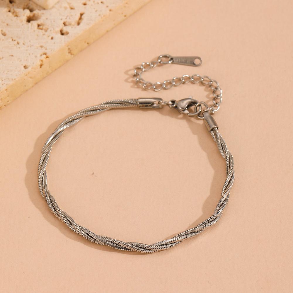 Elegantes dreilagiges geflochtenes Edelstahl-Schmuckset: Schlangen Zopf Europäischer Amerikanischer Stil, Farbecht 18K Titanstahl für Damen