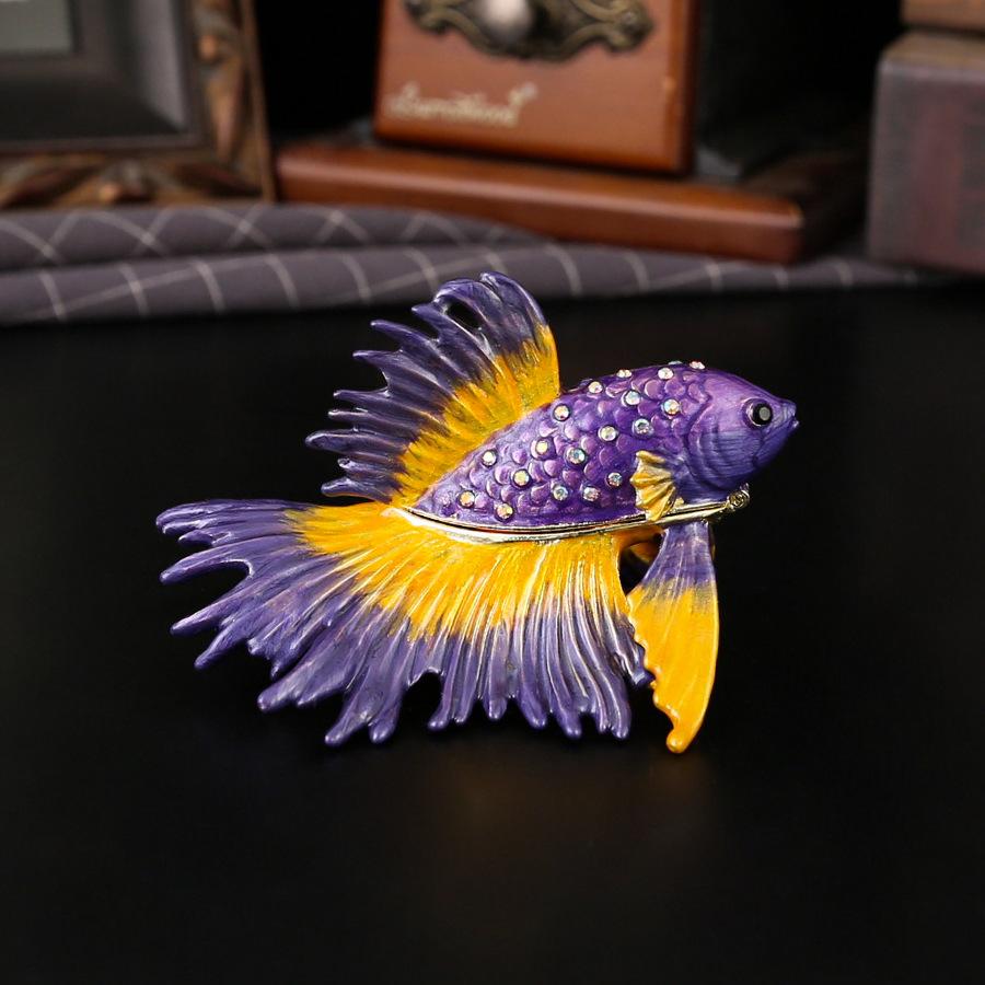 

Новая легкая роскошь эмалированная цветная корона с инкрустацией бриллиантами хвостовая часть betta шкатулка для украшений магнитная крышка с откидыванием пылезащитная шкатулка для украшений украшение 9.2*7*5.7 синий