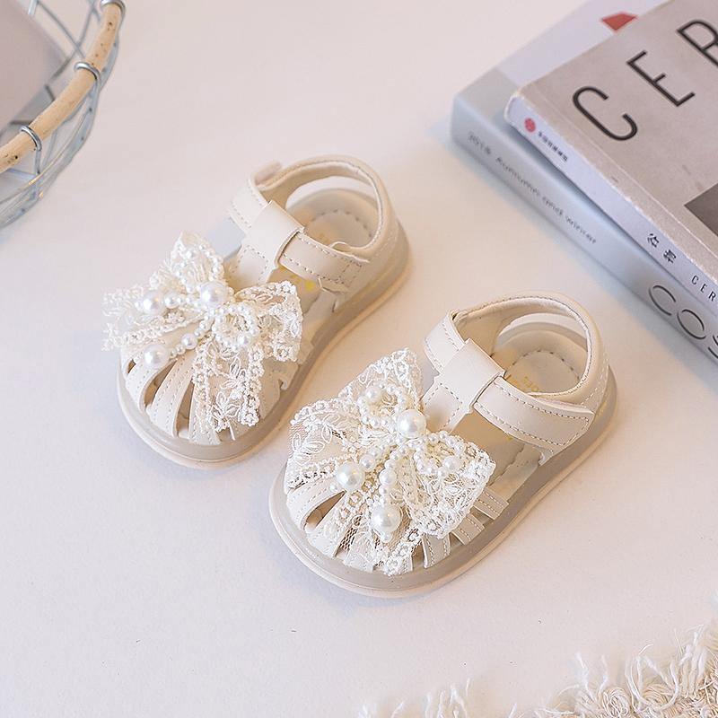 

Детские сандалии для малышей со сладкими кружевными бантами, туфли принцессы для девочек, Т-образный ремешок, лето 2025, новая детская обувь для ходьбы, бисер, мягкая подошва 18 бежевый