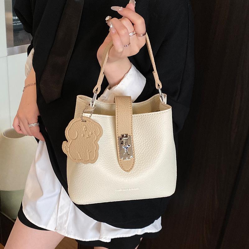 Spring and Summer Hand-held Bucket Bag, Women's High-end Texture, Fashionable and Versatile Crossbody Bag, Stylish Single Shoulder Women's Bag