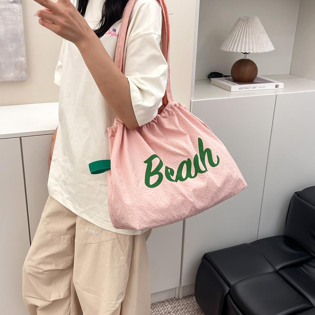 Korean version of the new letter printing casual large-capacity tote bag, light travel versatile lazy wind shoulder stray bag