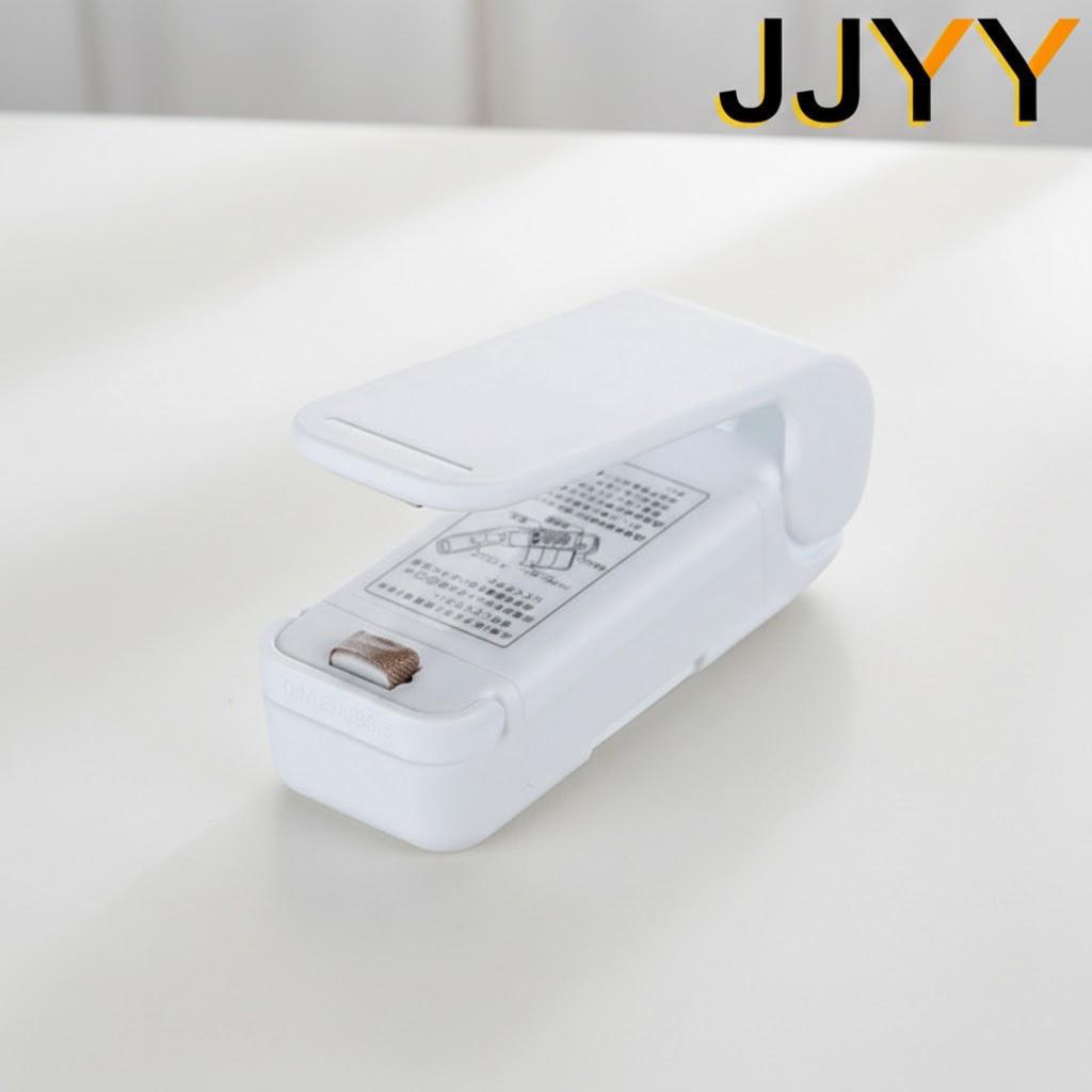 

Portable Mini Heat Sealing Machine Household Food Plastic Bag Snacks Sealer Hand Press Operation Kitchen Tool белый