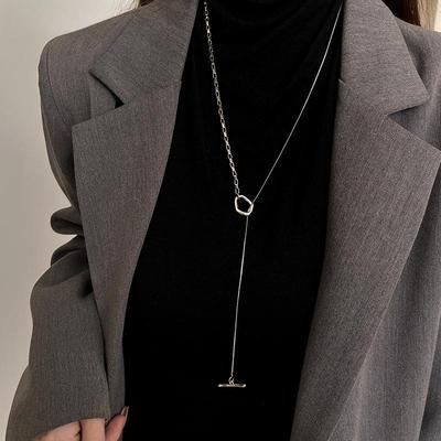 Collana Trendy di Lusso con Fibbia per Donna: Chic Accessorio Autunno/Inverno, Catena Lunga Unica per Maglione A52