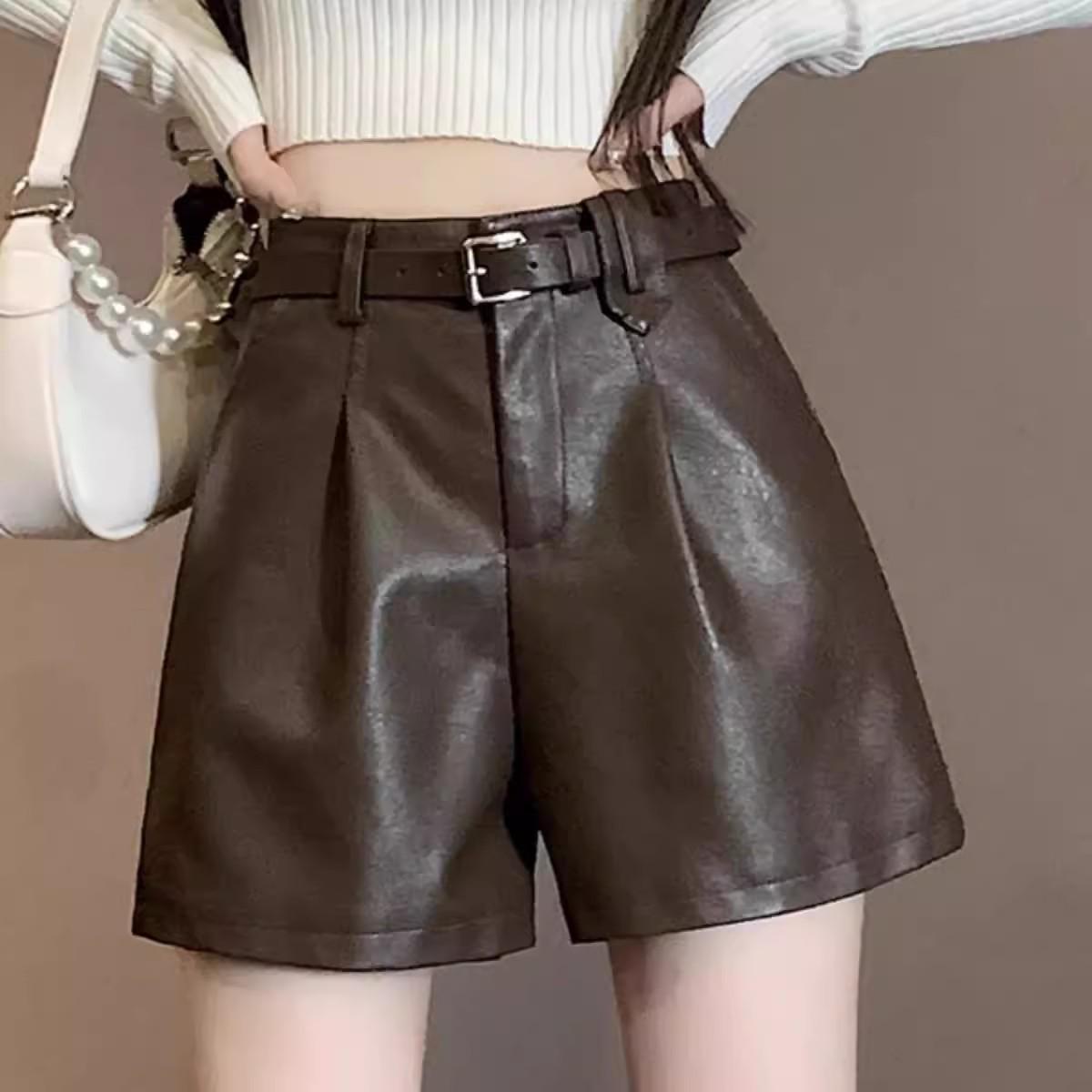 

Women s PU Leather High-Waist A-Line Shorts - Black, Wide-Leg, Casual Loose Fit, Slimming, Autumn/Winter 2024 Collection 3XL чорний