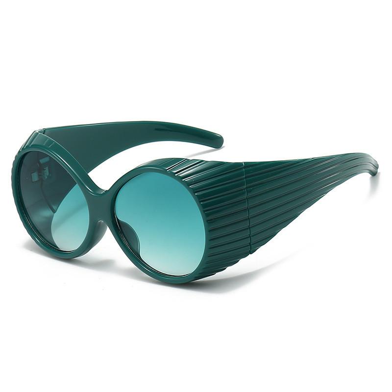 Stylish European American Big Frame Catwalk Sunglasses 2023 New Retro Elliptical Shades Ins Streetwear Black Lens Red Frame